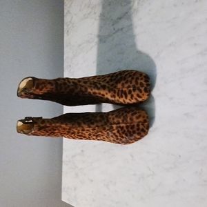 FRANKi CAVAELING  LEOPARC